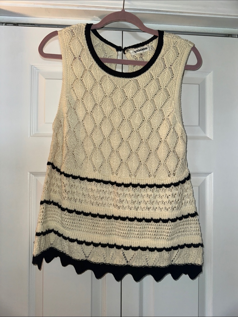 Vigoss Ivory Sleeveless Knit Top with Black Trim